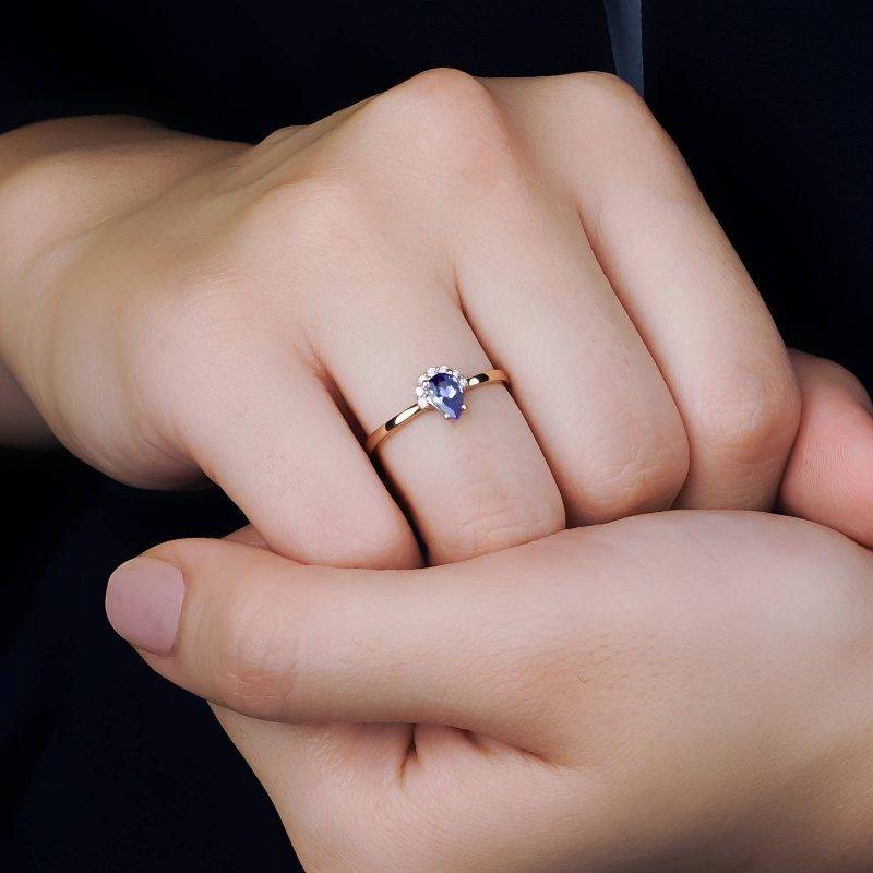 Minimal Tanzanite And Diamond 0.50ct Ring